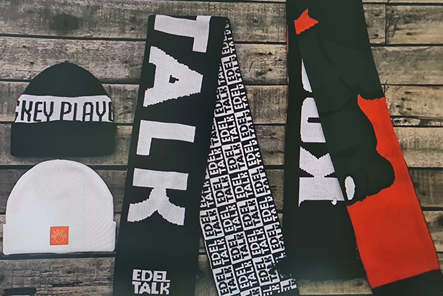 Scarves & Beanies